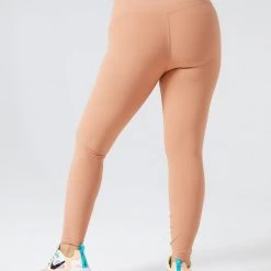 LSPACE *Online Exclusive* L*SPACE ACTIVE Ribbed Hot To Trot Legging - Putty L*SPACE POP-UP SHOP