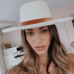 ACCS + LACK OF COLOR Val Flicked-Edge Diamond Fedora - Desert