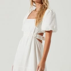 DRESSES ASTR THE LABEL Angeles Puff Sleeve Midi Dress