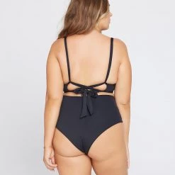 LSPACE L*SPACE <BR> Camellia Solid Underwire Top <br><small><i> (More Colors Available) </small></i> 13 LSPACE L*SPACE Camellia Solid Underwire Top (More Colors Available)