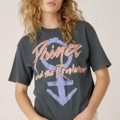 TOPS DAYDREAMER Prince Love Symbol Weekend Tee