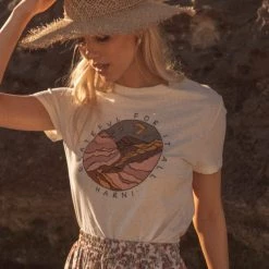 TOPS HARNI Harper Print Graphic Tee