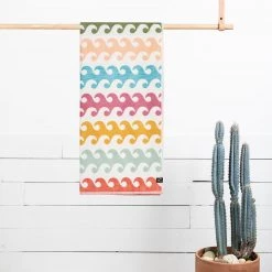 BEAUTY / BEACH / HOME SLOWTIDE Out The Back II Premium Woven Towel