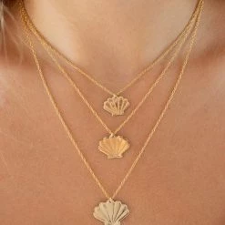 PARADIGM Small Scallop Shell Necklace MAY MARTIN X THE SHOP