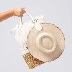 LSPACE L*SPACE POP-UP SHOP L*SPACE X LINDSAY ALBANESE TOPTOTE Hat Clip (More Colors Available)