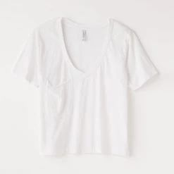 TOPS Z SUPPLY The Classic Skimmer Crop Pocket Tee